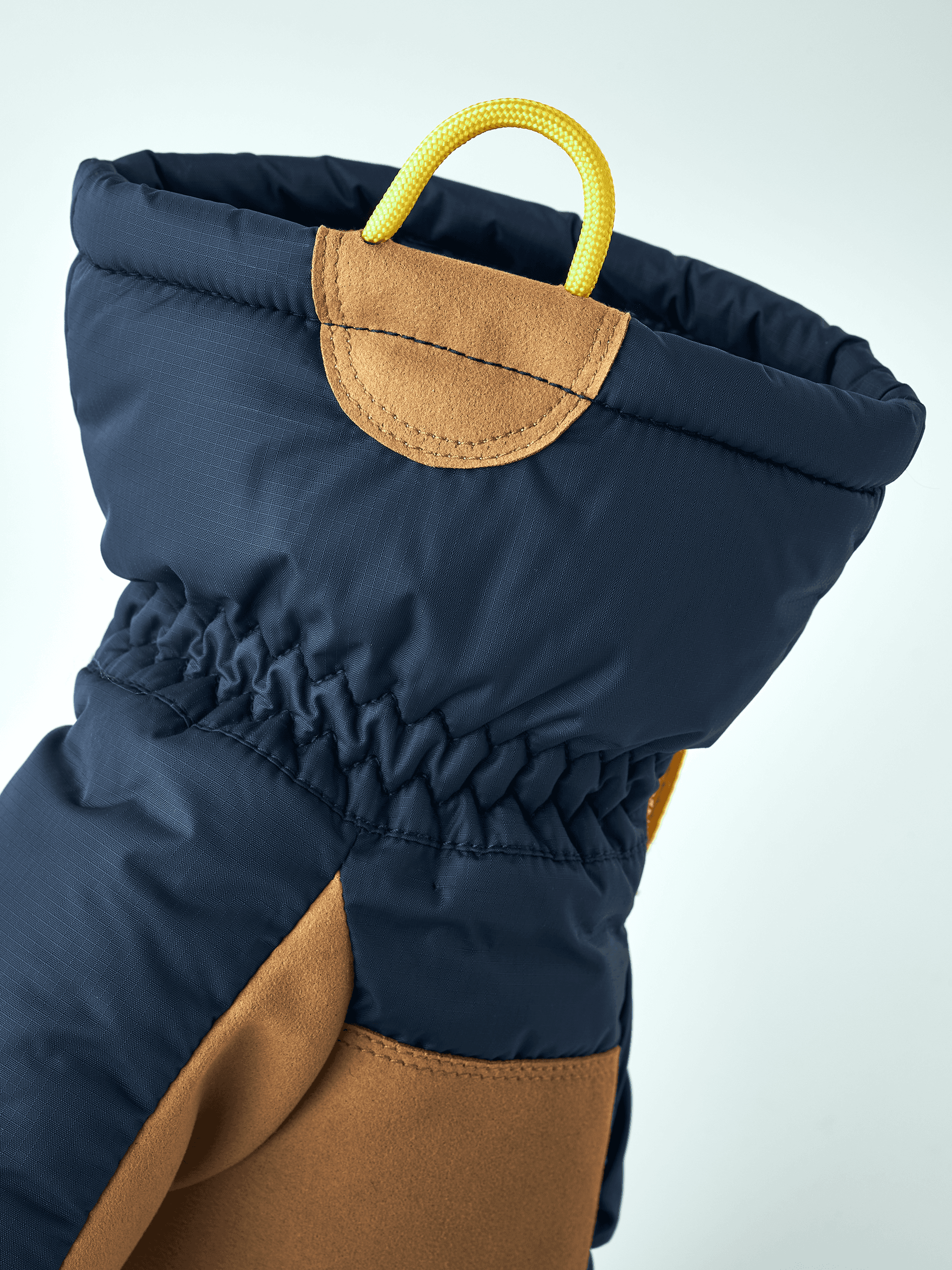 Kiruna Loft Mitt — image 5 of 5