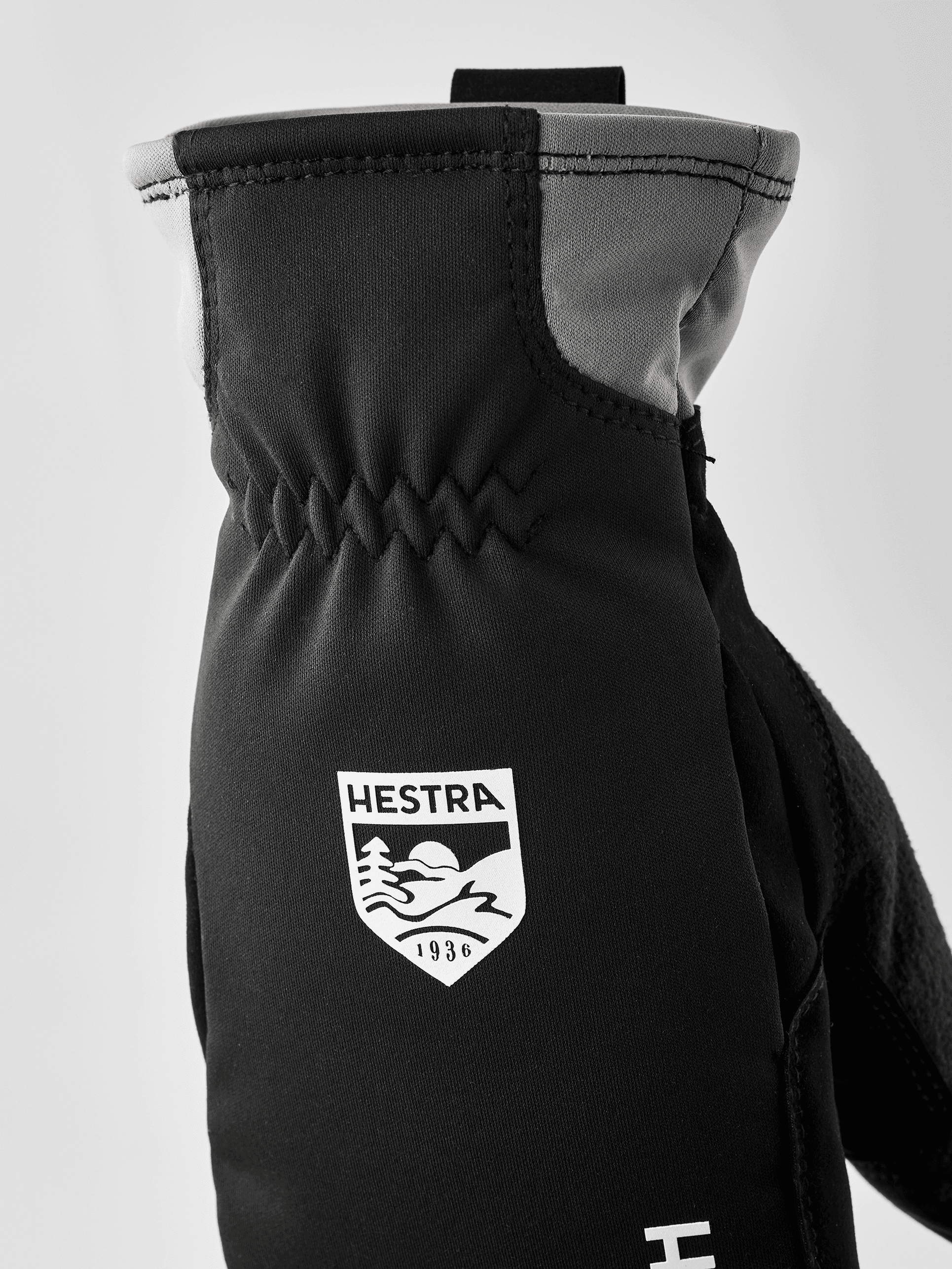 Women's XC Primaloft Mitt — image 4 of 5