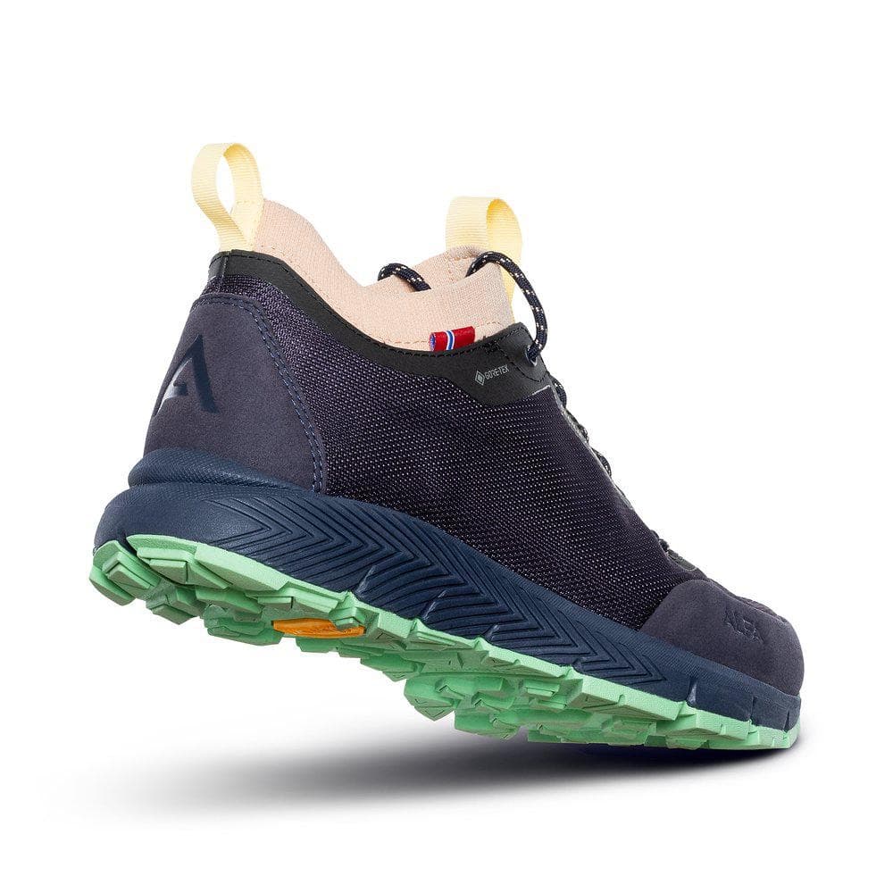 Women's Cecilie Low GORE-TEX — image 2 of 3