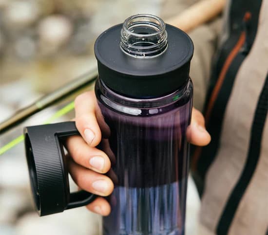 Yeti Yonder 750 ml Water Bottle — image 5 of 8