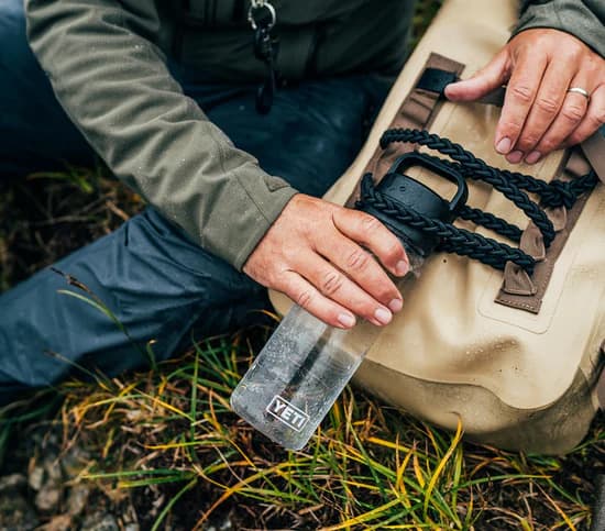 Yeti Yonder 750 ml Water Bottle — image 8 of 8